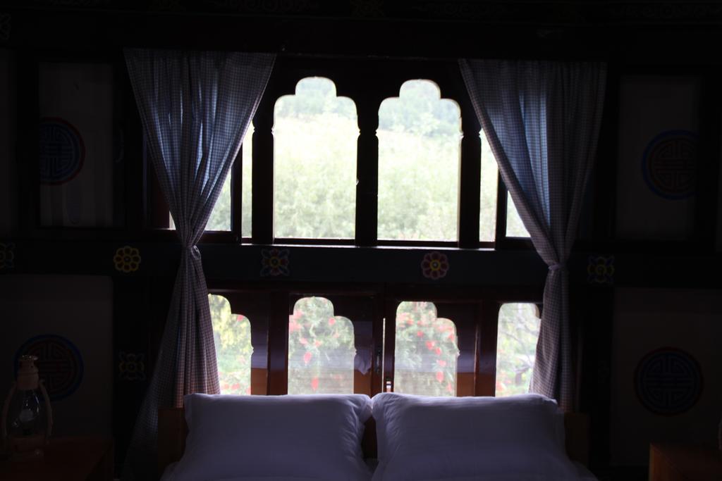 Ama'S Village Lodge Paro Exterior photo
