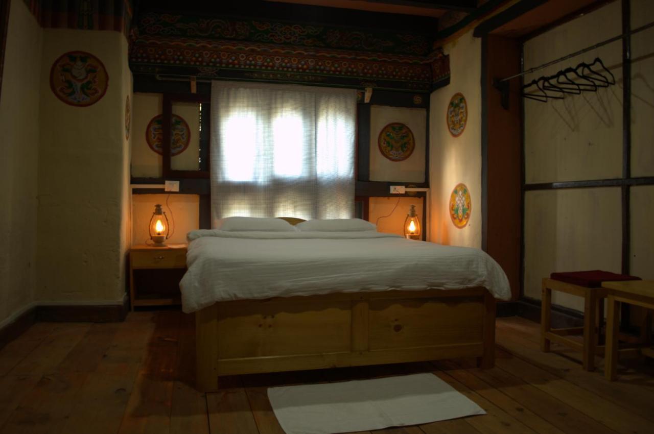 Ama'S Village Lodge Paro Exterior photo
